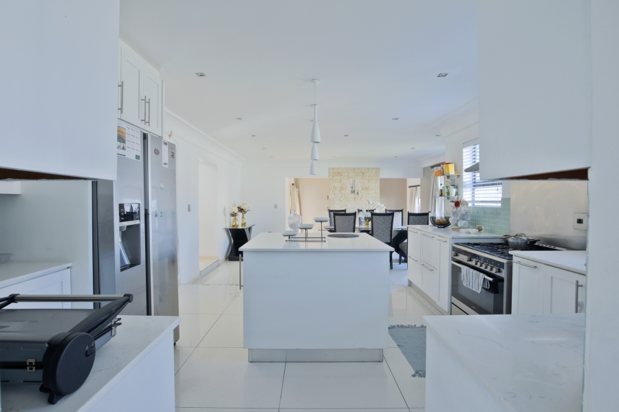 5 Bedroom Property for Sale in Big Bay Western Cape